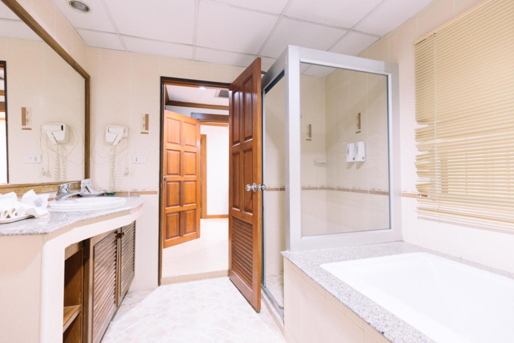 Chumphon Gardens Hotel Экстерьер фото