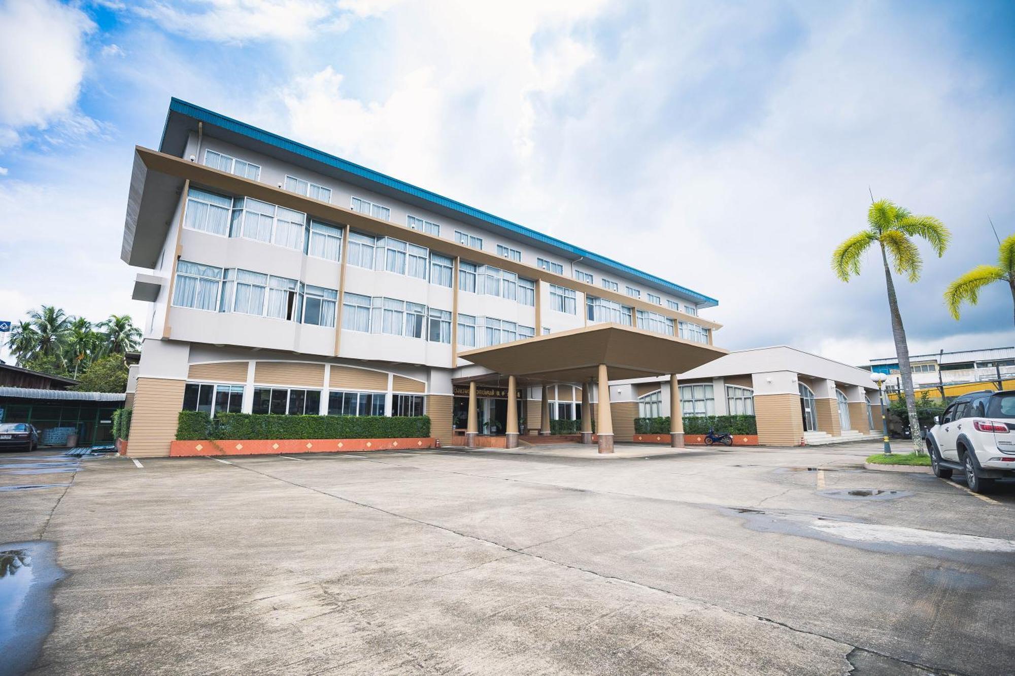 Chumphon Gardens Hotel Экстерьер фото