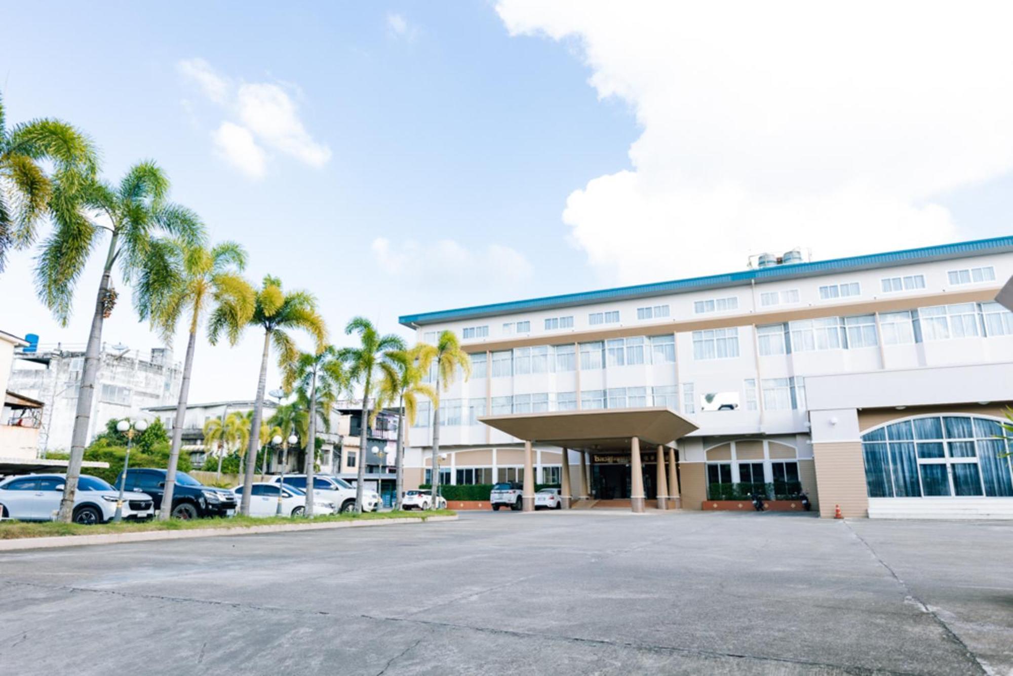 Chumphon Gardens Hotel Экстерьер фото