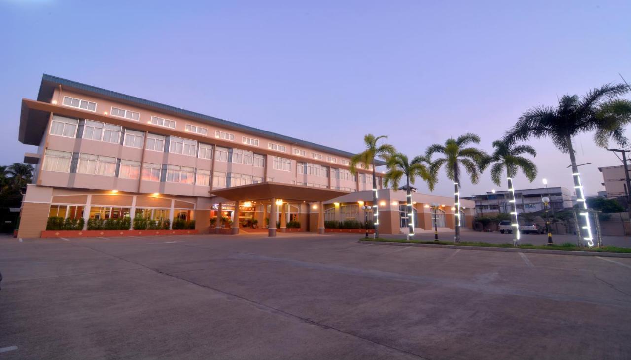 Chumphon Gardens Hotel Экстерьер фото